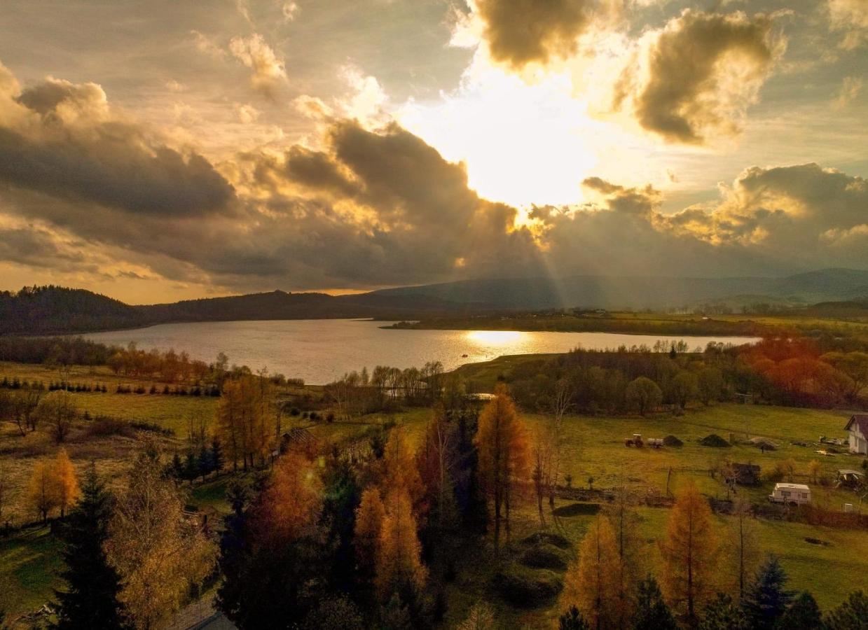 Stanica Pod Zadzierna Domki Caloroczne Любавка Экстерьер фото